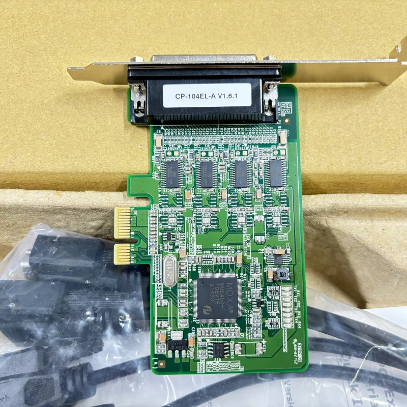 Card PCIe ra 4 RS232 Moxa CP-104EL-A 5