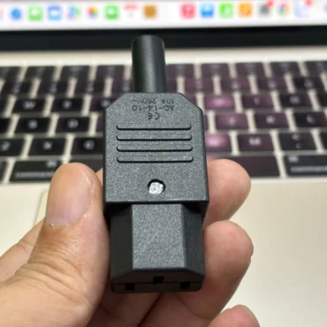 Đầu phích cắm nguồn IEC C13 250V/0A sử dụng cho PDU, UPS ~ Kiểu dáng: Phích IEC C13