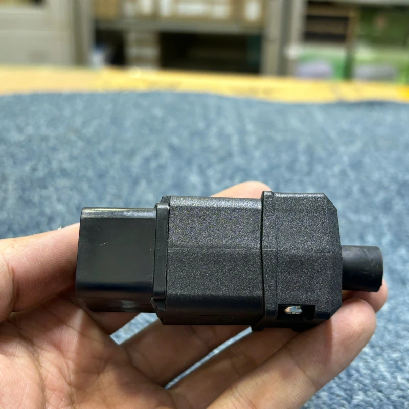 Phích cắm nguồn IEC C20 2