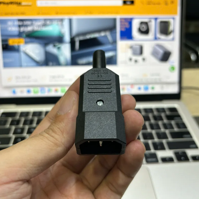 Phich-cam-nguon-C14-2