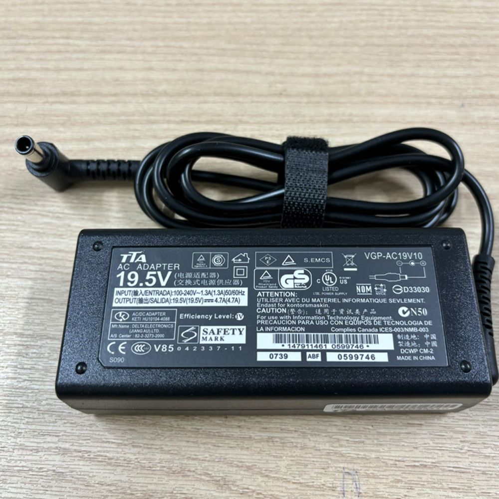 on_laptop_sony_19.5v-4.7a_90w_chan_6.5x4.4mm_chinh_hang_tta_-_so90___6_e1978e977b08447a85e49b5959f79166_1024x1024.jpg