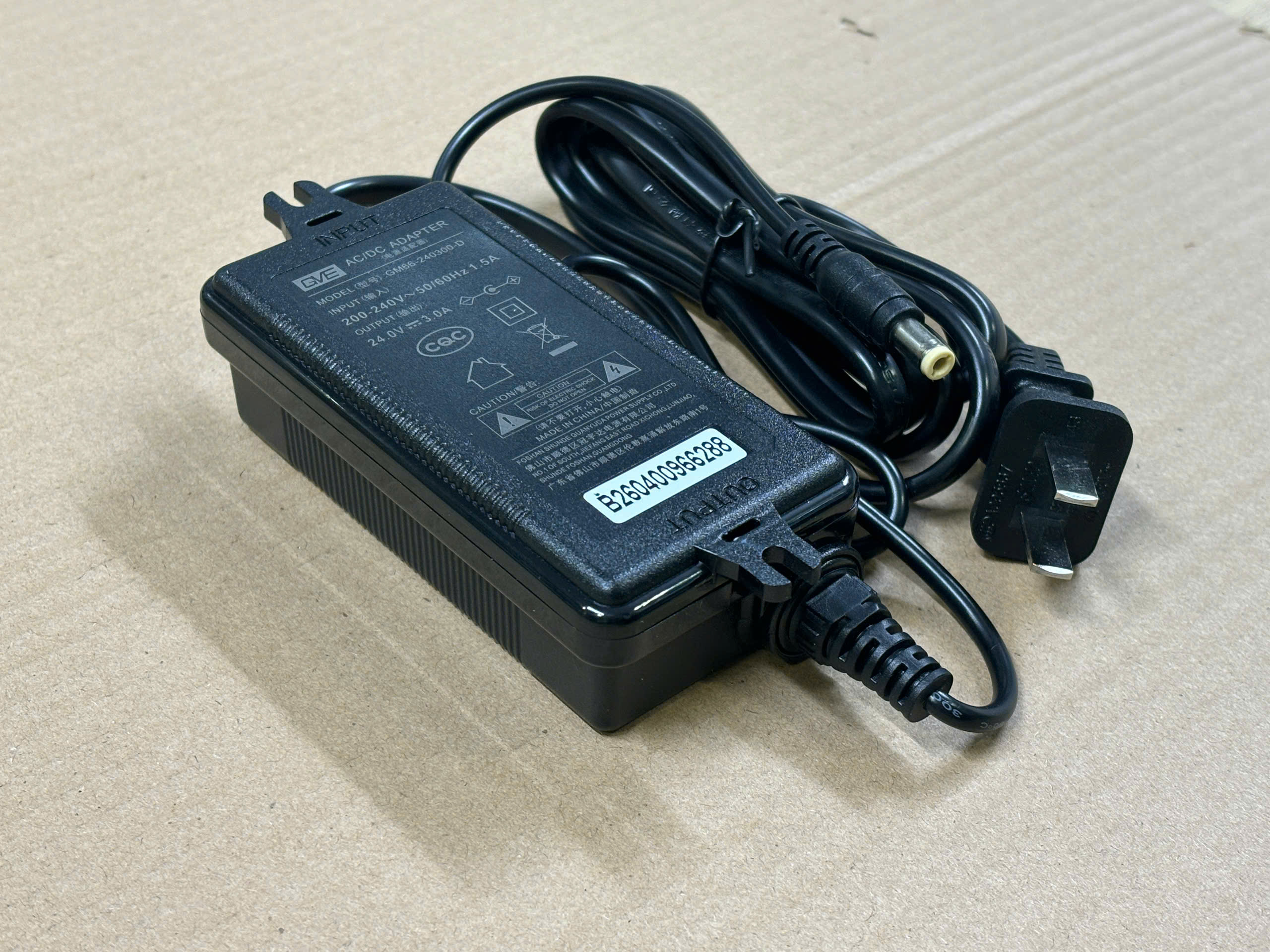 Nguồn DC 24V-3A GVE GM66-240300-D chân cắm DC 5.5x2.5mm, cáp dài tổng 2.1m Nguồn DC 24V-3A GVE GM66-240300-D chân cắm DC 5.5x2.5mm, cáp dài tổng 2.1m