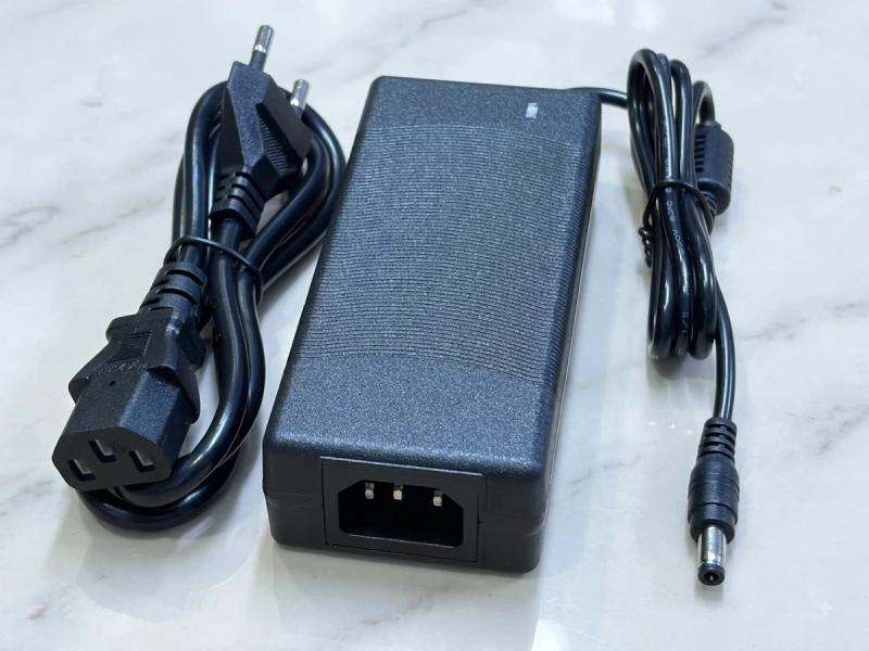 Nguồn DC Adapter 24V 2.5A Pk-tek2425 chân tròn 3 Nguồn DC Adapter 24V 2.5A Pk-tek2425 chân tròn 3